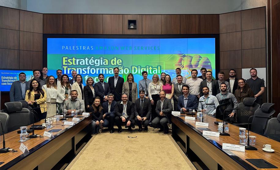 Governo capacita servidores sobre Inteligência Artificial em palestras com a Amazon