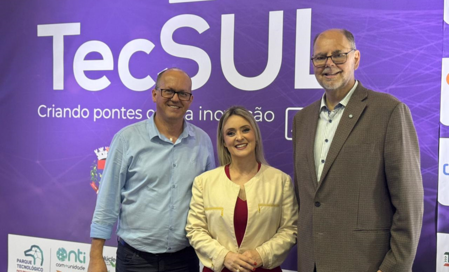 Secretário Alex Canziani participa da TecSul e apresenta iniciativas de inovação da SEIA