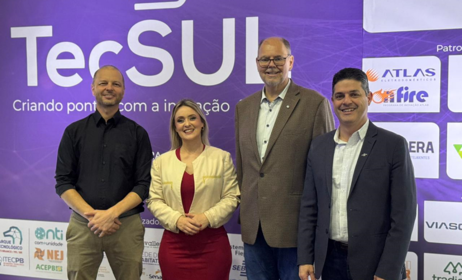 Secretário Alex Canziani participa da TecSul e apresenta iniciativas de inovação da SEIA