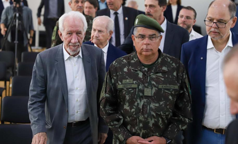 Paraná firma parceria com Exército para pesquisas com IA e cibersegurança