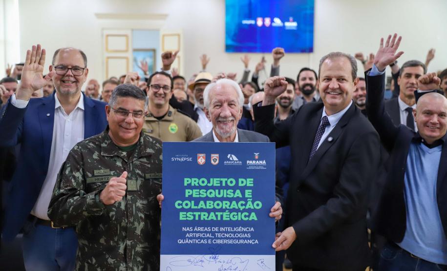 Paraná firma parceria com Exército para pesquisas com IA e cibersegurança
