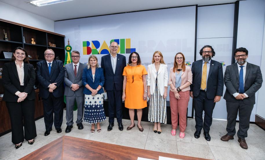 Paraná firma cooperação com o MCTI para projetos de inovação e transformação tecnológica