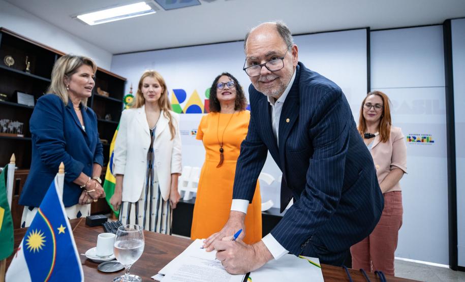 Paraná firma cooperação com o MCTI para projetos de inovação e transformação tecnológica