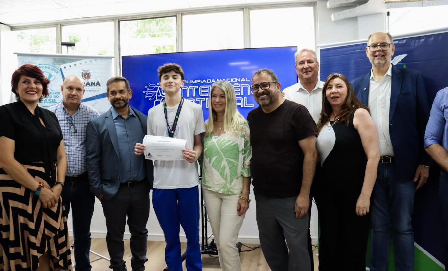 Alunos do Paraná recebem 65 medalhas da Olimpíada Nacional de Inteligência Artificial