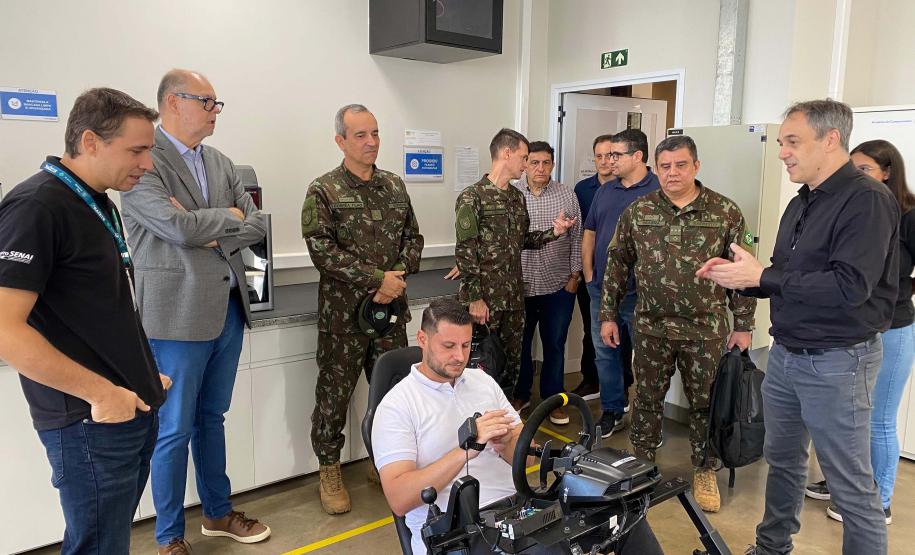 Estado recebe comitiva do Exército para conhecer hub de IA e cibersegurança