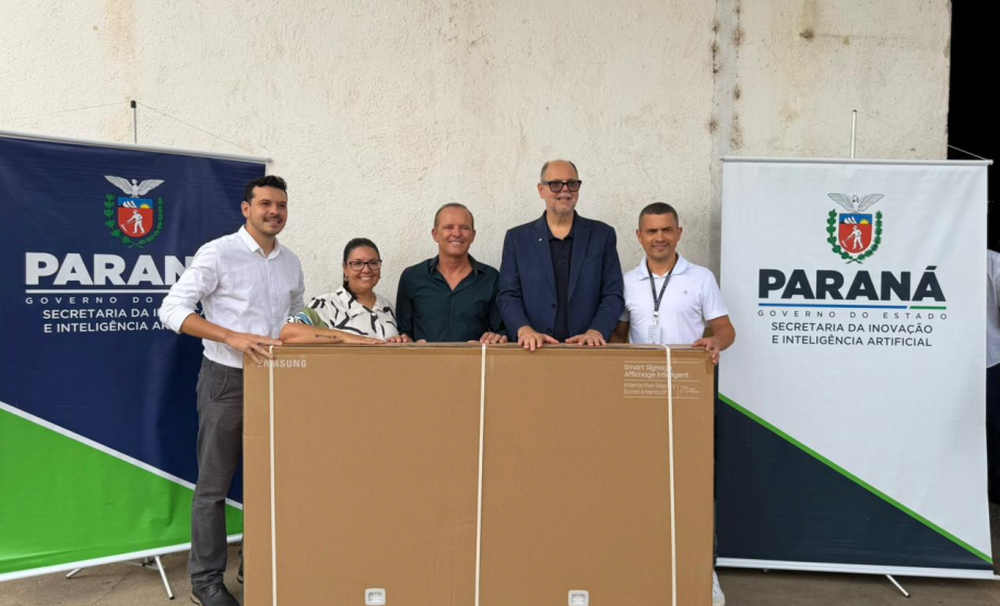 SEIA entrega 80 telas interativas para 13 municípios com o Plano Paraná Mais Cidades