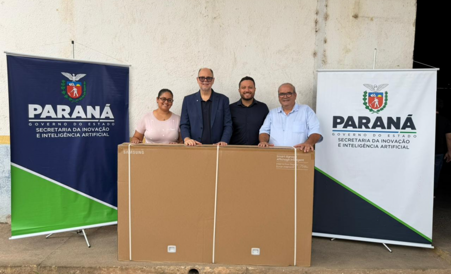 SEIA entrega 80 telas interativas para 13 municípios com o Plano Paraná Mais Cidades