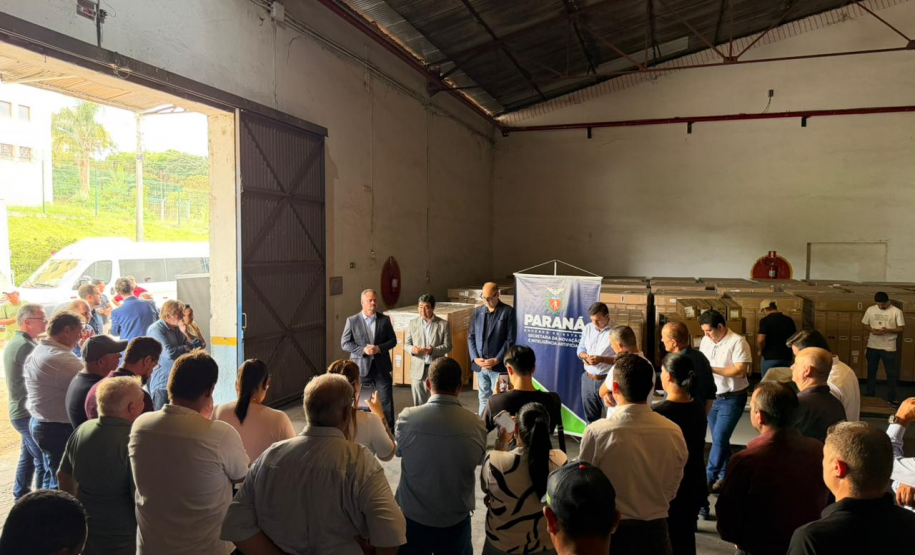 SEIA entrega 80 telas interativas para 13 municípios com o Plano Paraná Mais Cidades