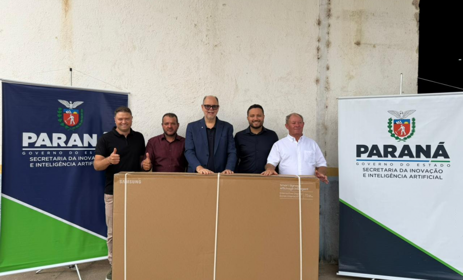 SEIA entrega 80 telas interativas para 13 municípios com o Plano Paraná Mais Cidades