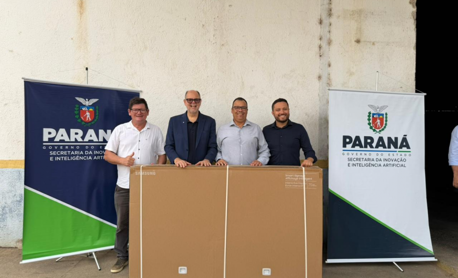 SEIA entrega 80 telas interativas para 13 municípios com o Plano Paraná Mais Cidades