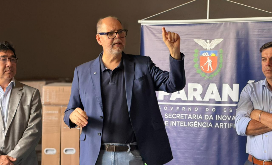 SEIA entrega 80 telas interativas para 13 municípios com o Plano Paraná Mais Cidades