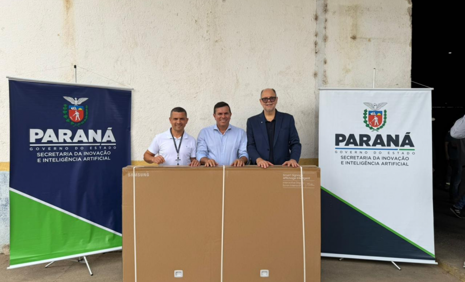 SEIA entrega 80 telas interativas para 13 municípios com o Plano Paraná Mais Cidades