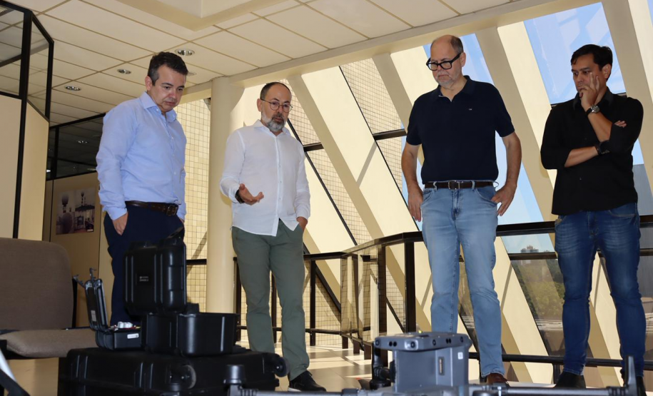 Simepar inaugura sala multimídia com apoio da Secretaria da Inovação e Inteligência Artificial