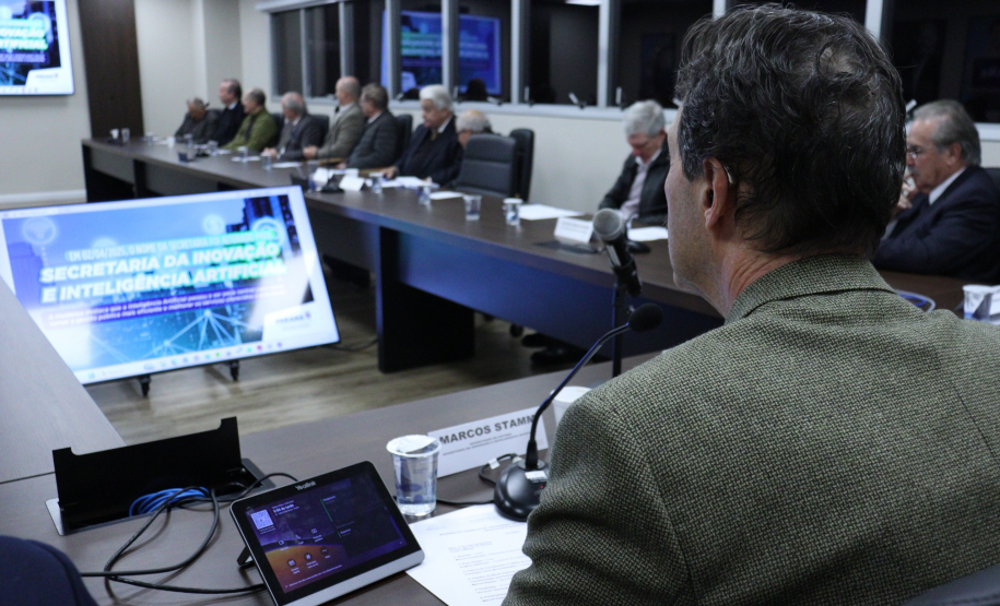 Secretário Marcos Stamm apresenta iniciativa de inovação em reunião do Movimento Pró-Paraná