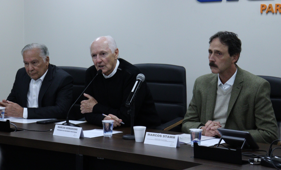 Secretário Marcos Stamm apresenta iniciativa de inovação em reunião do Movimento Pró-Paraná