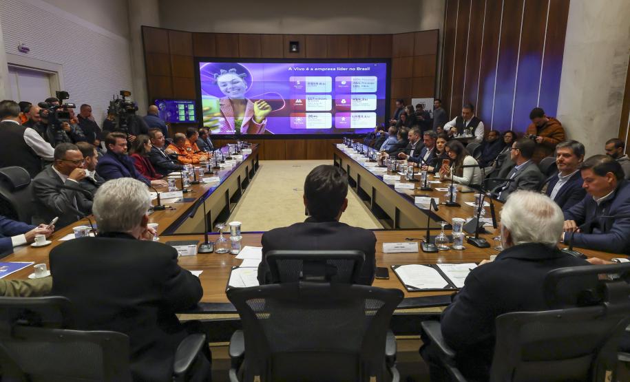 Governador anuncia parceria de R$192 milhões com a Vivo para ampliar cobertura de telefonia e internet