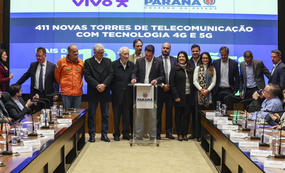 Governador anuncia parceria de R$192 milhões com a Vivo para ampliar cobertura de telefonia e internet