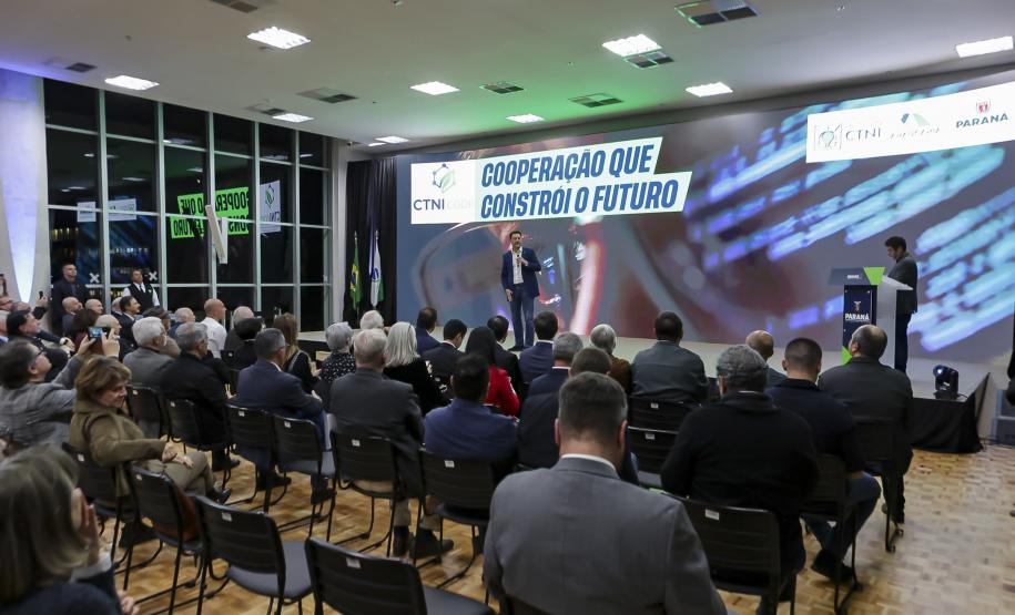 Paraná ganha cooperativa inédita para transformar ciência em negócios inovadores