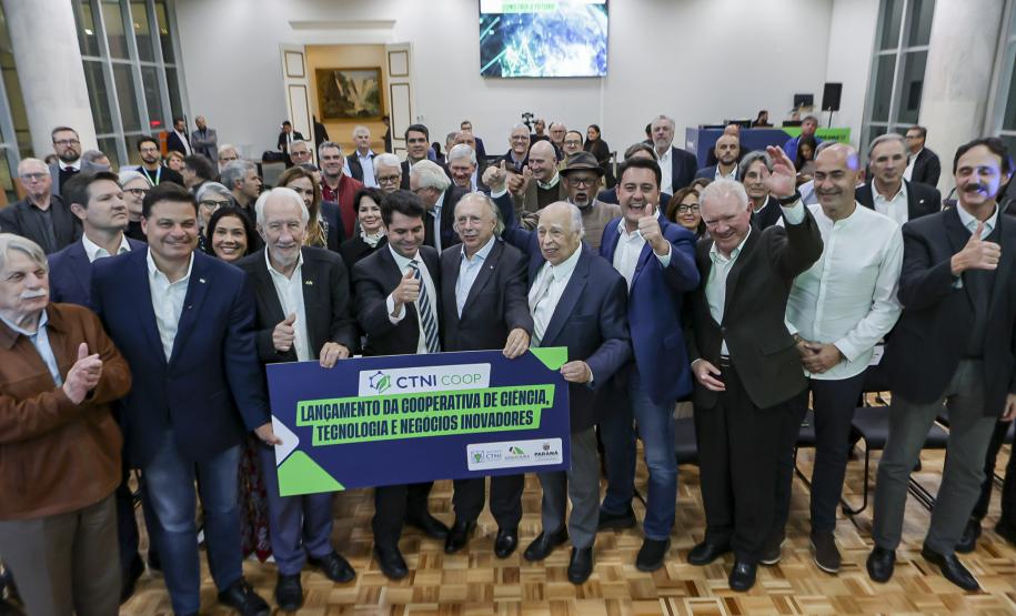 Paraná ganha cooperativa inédita para transformar ciência em negócios inovadores