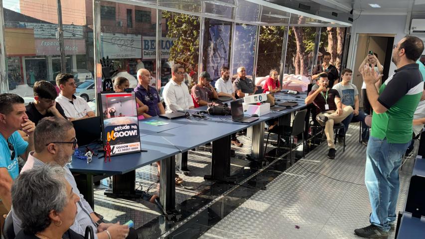 Carreta da Inovação leva ações de tecnologia para Tomazina e Matelândia nesta semana