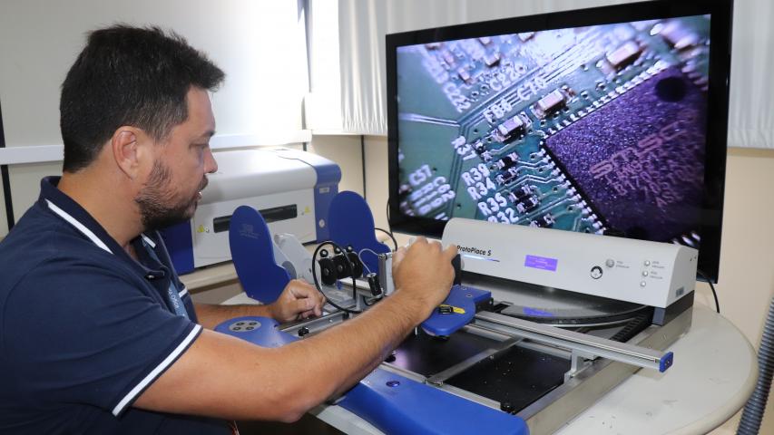 Tecpar divulga edital com recursos para projetos de IA em empresas do Paraná