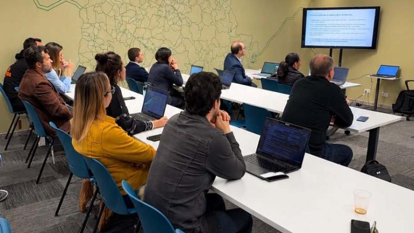 Hub GovTech Paraná acelera 65 startups para criar soluções voltadas ao setor público
